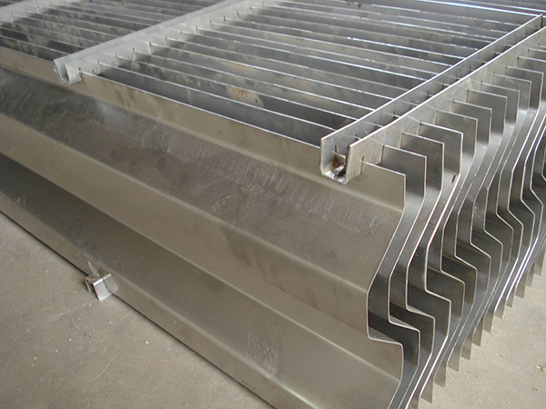 不銹鋼折流板除霧器 - 安平縣威馳金屬絲網制品有限公司